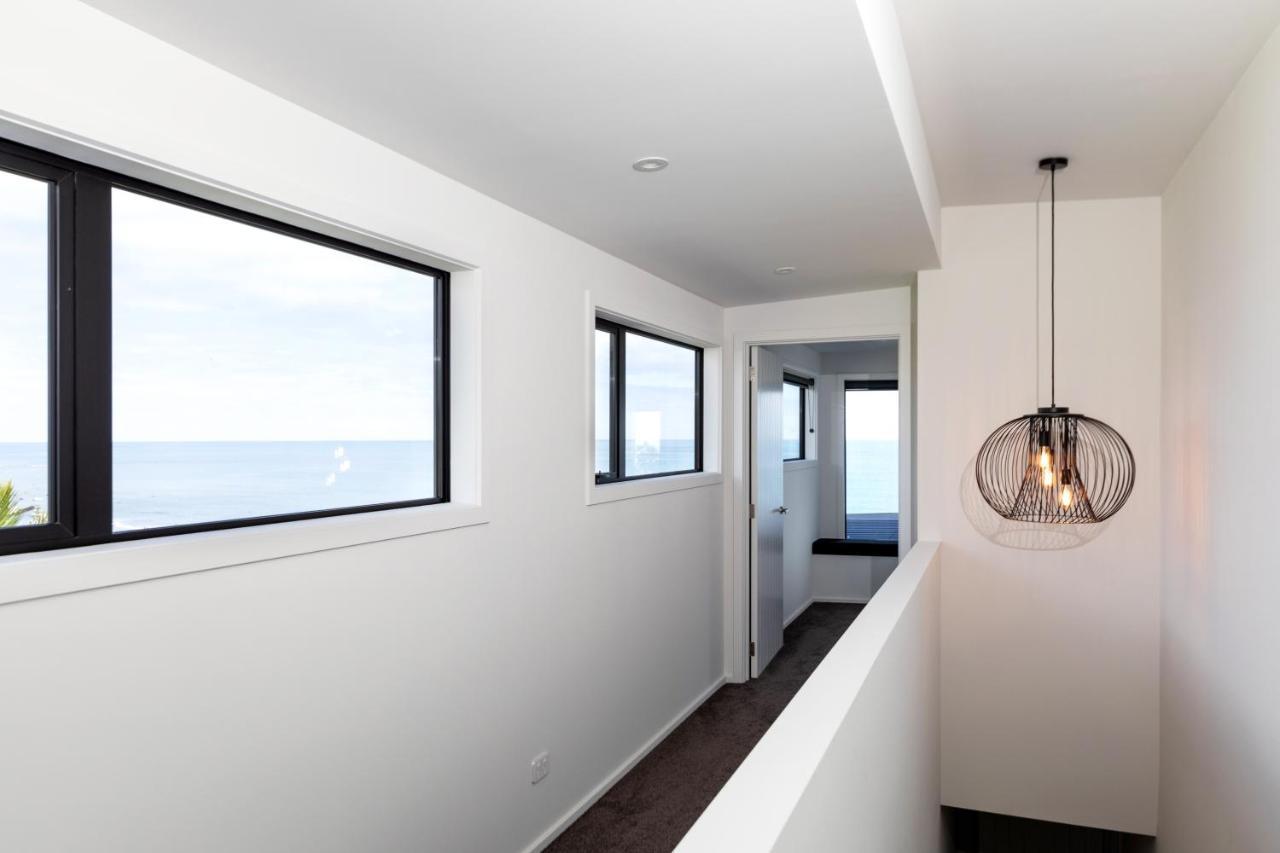 Oakura Beach Front Apartments Exterior photo