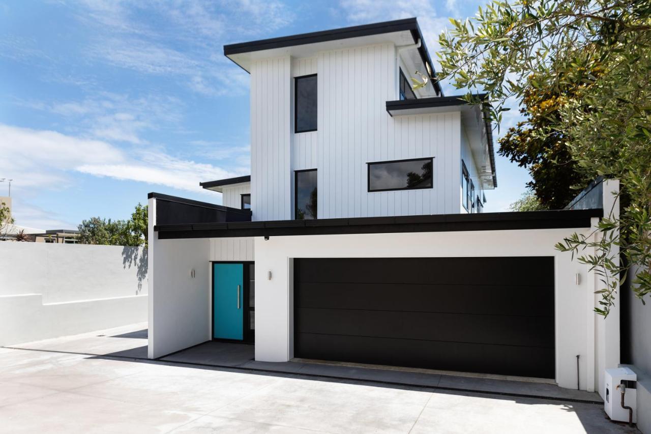 Oakura Beach Front Apartments Exterior photo
