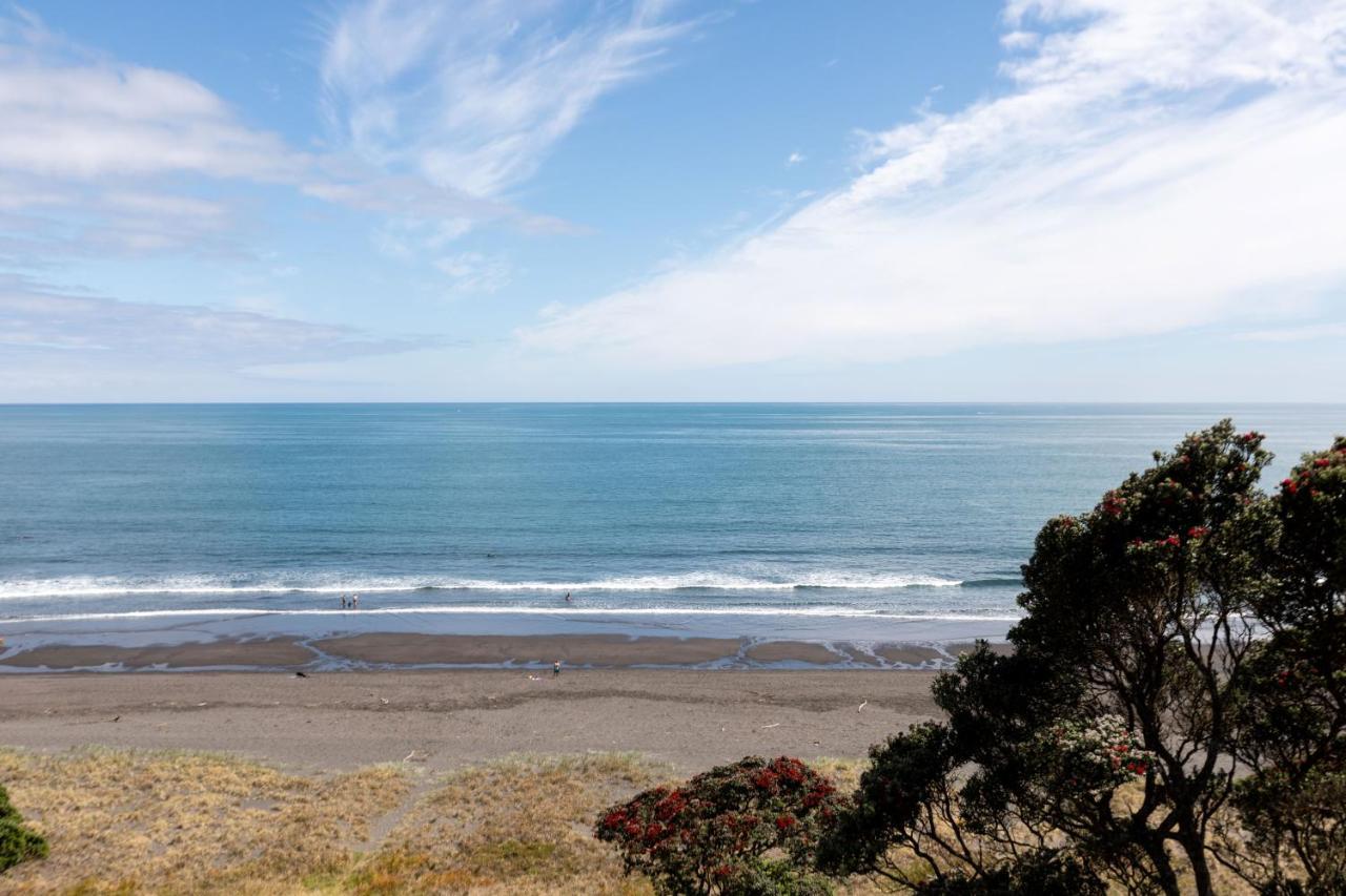 Oakura Beach Front Apartments Exterior photo