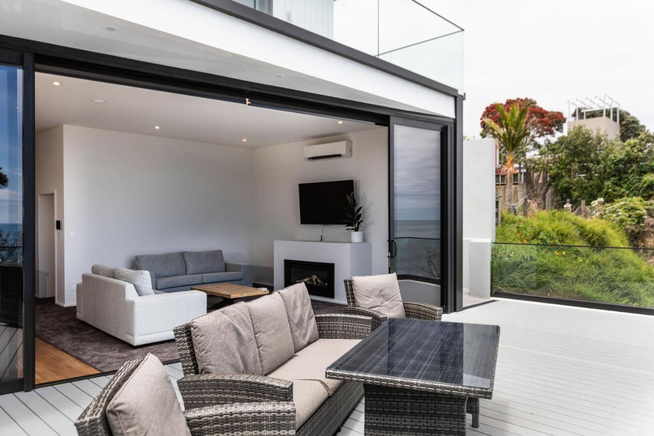 Oakura Beach Front Apartments Exterior photo