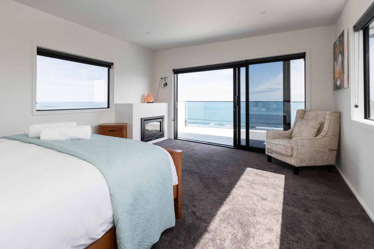 Oakura Beach Front Apartments Exterior photo