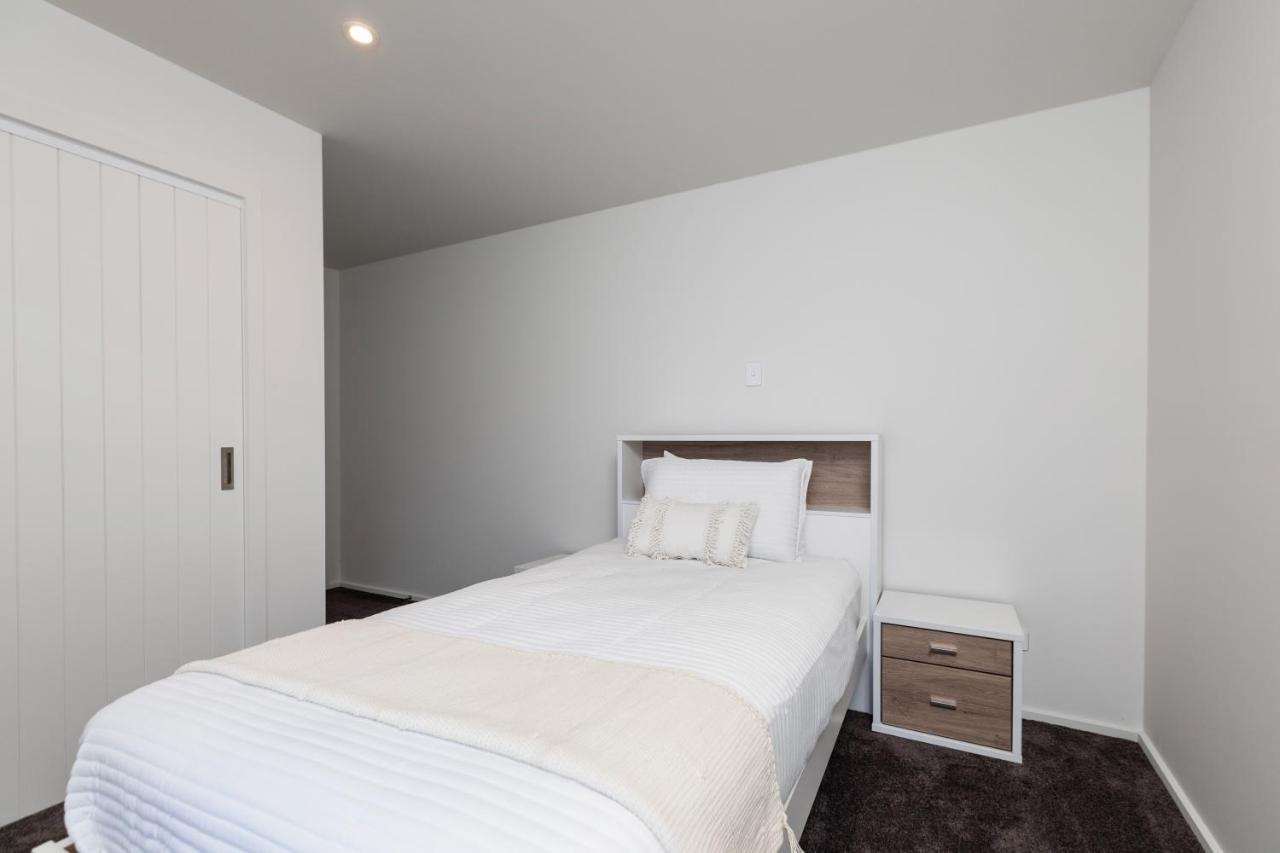 Oakura Beach Front Apartments Exterior photo