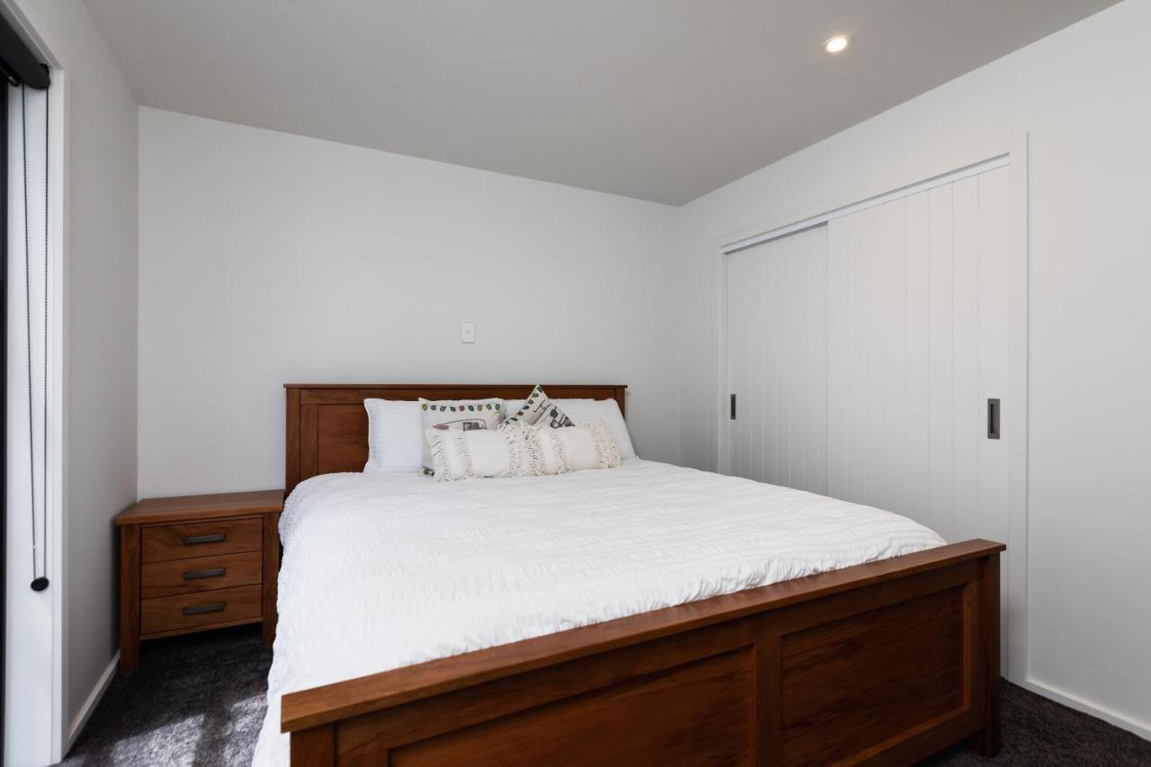 Oakura Beach Front Apartments Exterior photo