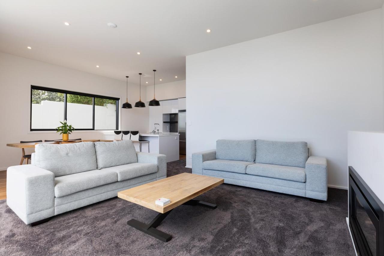 Oakura Beach Front Apartments Exterior photo