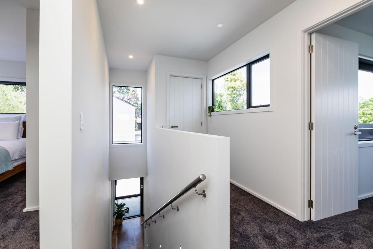 Oakura Beach Front Apartments Exterior photo