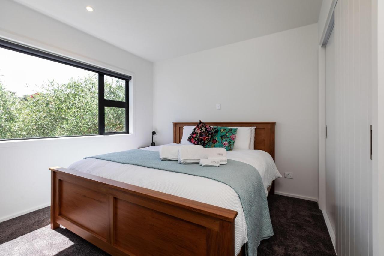 Oakura Beach Front Apartments Exterior photo