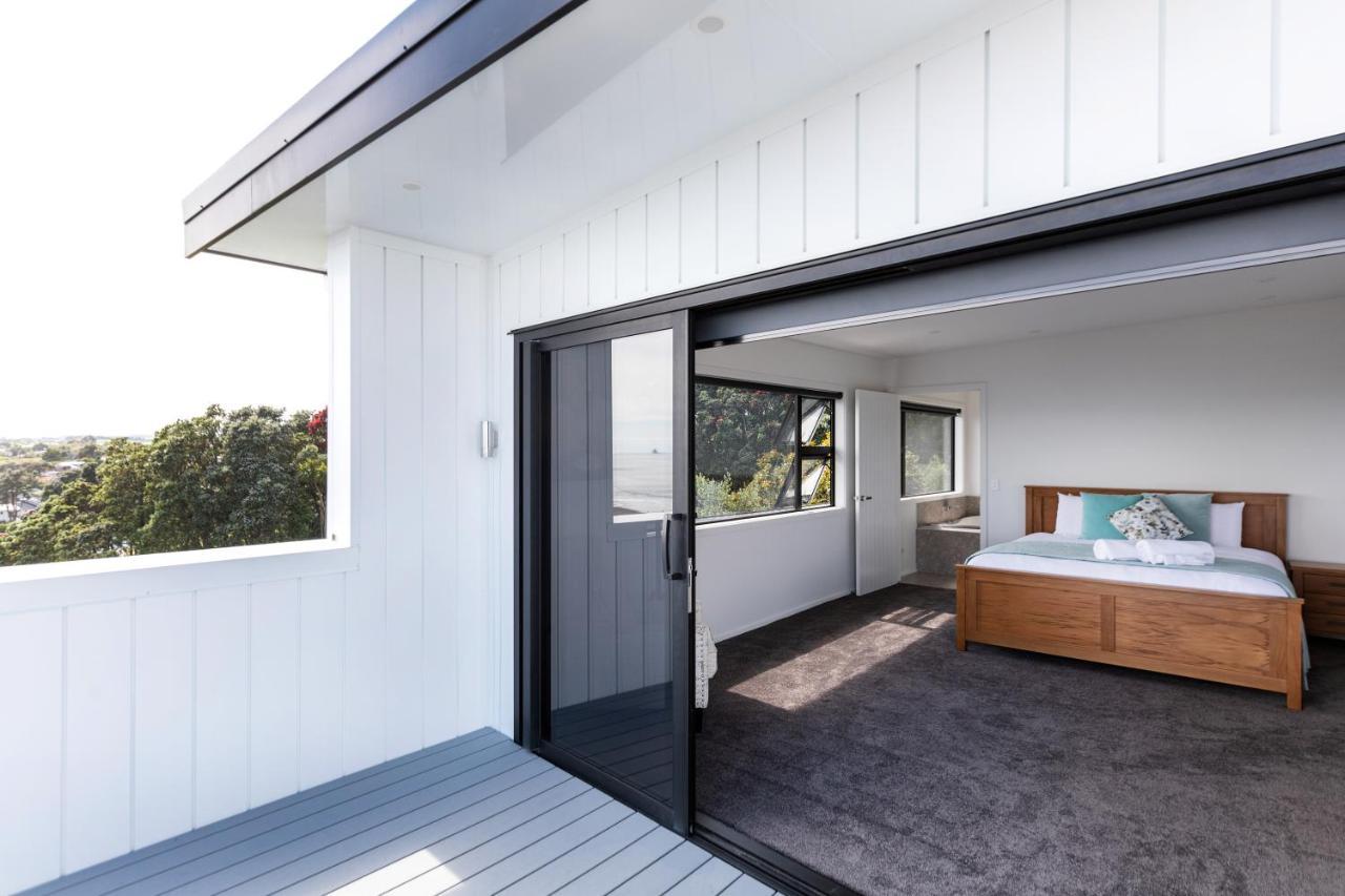 Oakura Beach Front Apartments Exterior photo