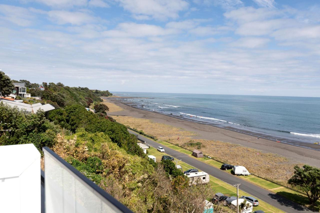 Oakura Beach Front Apartments Exterior photo